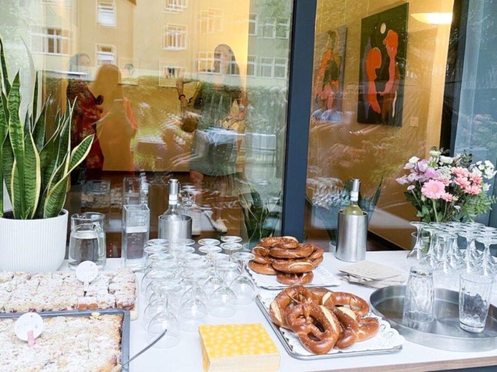 Vernissage "Pfade" mit Werken von Anja Riese und Inga Israel